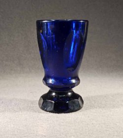 glas-biedermeier-saphir-kobaltblau-1-h-19-jh