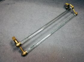 handtuchhalter-zum-festklemmen-um-1900-glasstangen-in-messingfassung-mit-klemmschrauben-l-49-5-cm-b-10-12-cm.1
